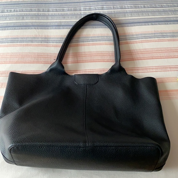 Reaction Kenneth Cole black tote/purse, it is very spacious! - Picture 2 of 2